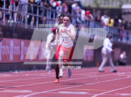 Thumbnail 1 in Penn Relays (4 X 100 Meter) photogallery.