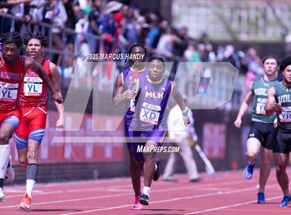 Thumbnail 2 in Penn Relays (4 X 100 Meter) photogallery.