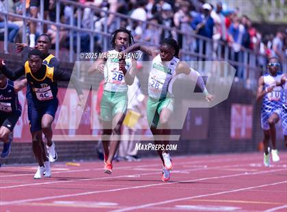 Thumbnail 3 in Penn Relays (4 X 100 Meter) photogallery.