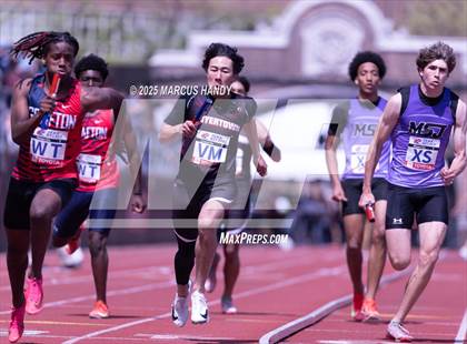 Thumbnail 3 in Penn Relays (4 X 100 Meter) photogallery.