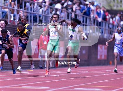 Thumbnail 1 in Penn Relays (4 X 100 Meter) photogallery.