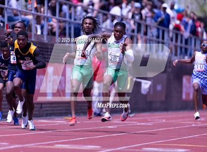 Thumbnail 1 in Penn Relays (4 X 100 Meter) photogallery.