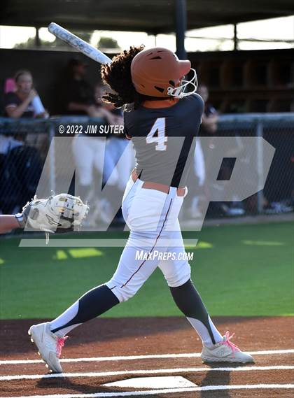 Thumbnail 3 in Caldwell vs Rockdale photogallery.