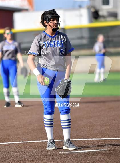 Thumbnail 1 in Caldwell vs Rockdale photogallery.