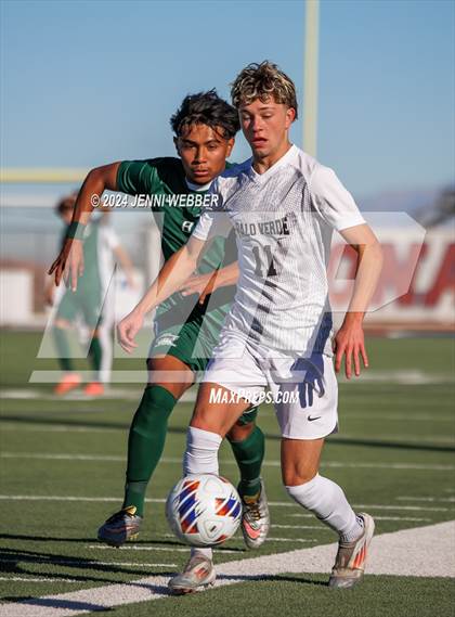 Thumbnail 1 in Hug vs. Palo Verde (NIAA 5A Semifinal) photogallery.