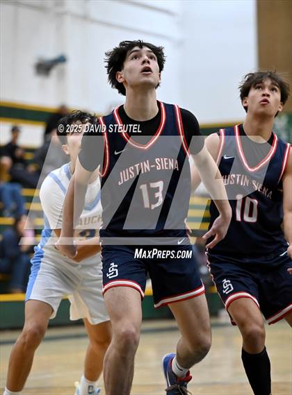 Thumbnail 2 in Justin-Siena vs. El Capitan (50th Jack Scott Tournament) photogallery.