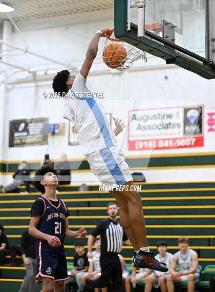 Thumbnail 2 in Justin-Siena vs. El Capitan (50th Jack Scott Tournament) photogallery.