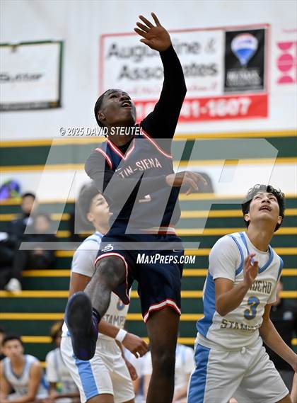 Thumbnail 3 in Justin-Siena vs. El Capitan (50th Jack Scott Tournament) photogallery.