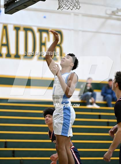 Thumbnail 2 in Justin-Siena vs. El Capitan (50th Jack Scott Tournament) photogallery.