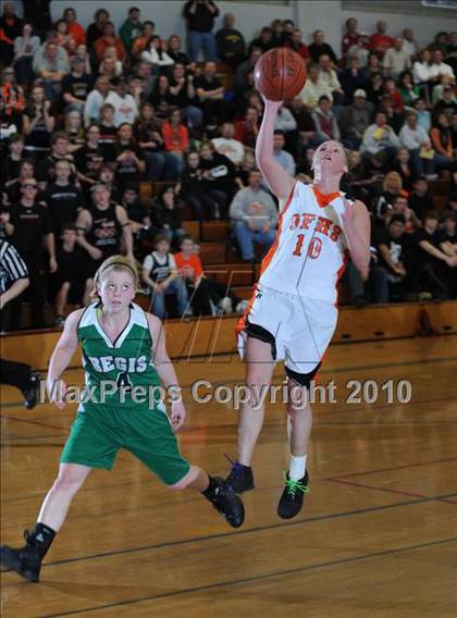 Thumbnail 2 in Regis vs. Osseo-Fairchild (D3 Regional Final) photogallery.