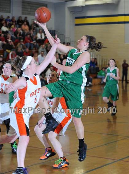 Thumbnail 3 in Regis vs. Osseo-Fairchild (D3 Regional Final) photogallery.