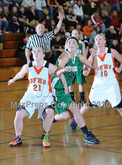 Thumbnail 3 in Regis vs. Osseo-Fairchild (D3 Regional Final) photogallery.