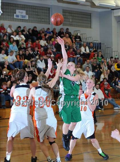Thumbnail 1 in Regis vs. Osseo-Fairchild (D3 Regional Final) photogallery.