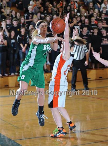 Thumbnail 2 in Regis vs. Osseo-Fairchild (D3 Regional Final) photogallery.