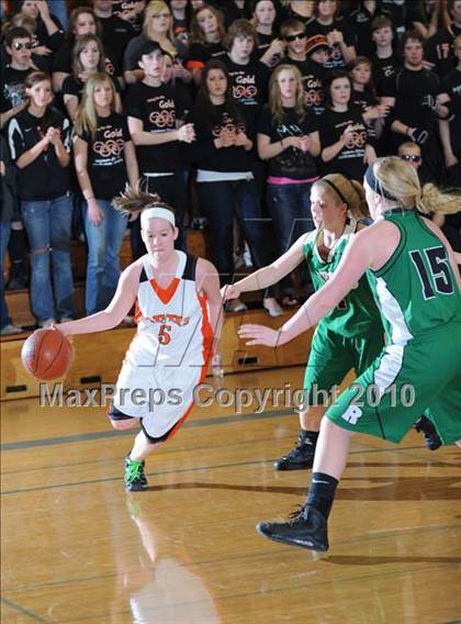 Thumbnail 3 in Regis vs. Osseo-Fairchild (D3 Regional Final) photogallery.