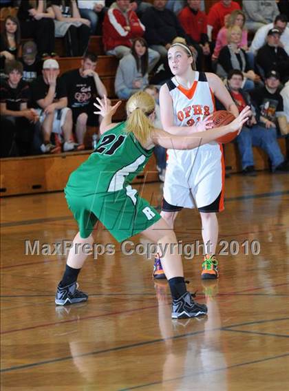 Thumbnail 1 in Regis vs. Osseo-Fairchild (D3 Regional Final) photogallery.