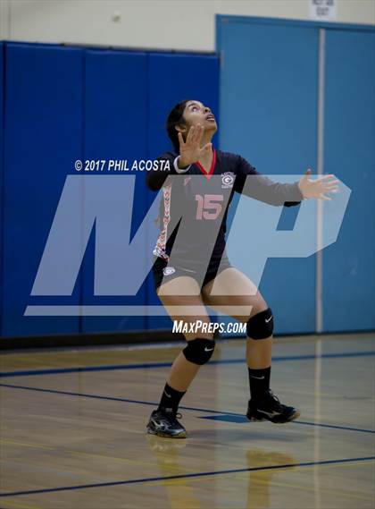 Thumbnail 3 in Gladstone vs Holy Family photogallery.