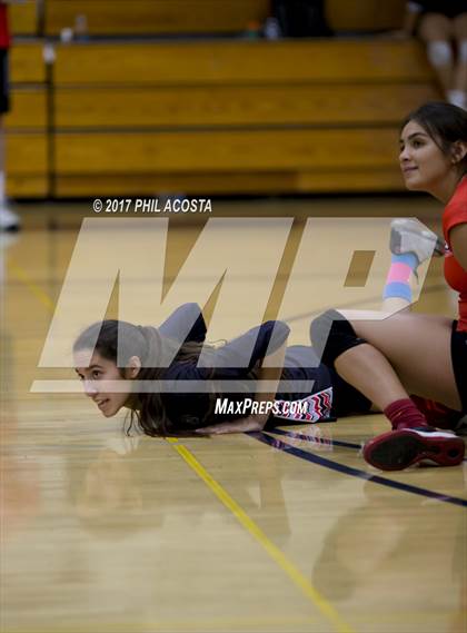 Thumbnail 2 in Gladstone vs Holy Family photogallery.
