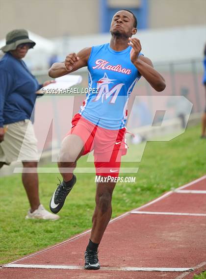 Thumbnail 2 in Dave Bethany Relays (Long Jump) photogallery.