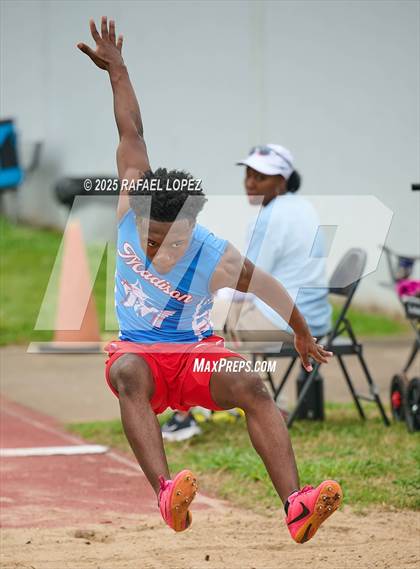 Thumbnail 3 in Dave Bethany Relays (Long Jump) photogallery.
