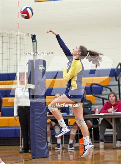 Thumbnail 1 in East Catholic @ RHAM photogallery.