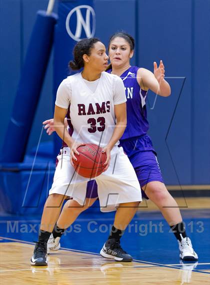 Thumbnail 3 in Warren vs. Marshall photogallery.