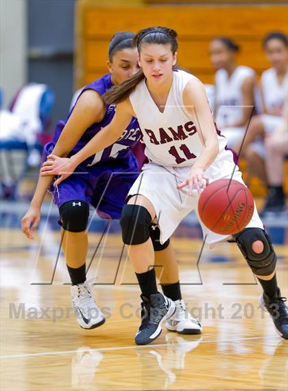 Thumbnail 1 in Warren vs. Marshall photogallery.
