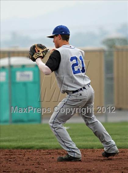 Thumbnail 1 in El Dorado @ Vista del Lago photogallery.