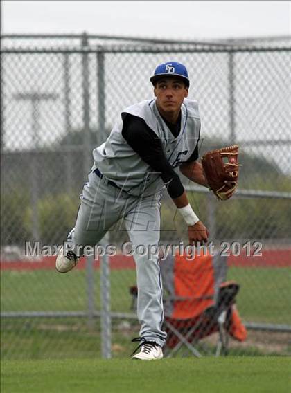 Thumbnail 1 in El Dorado @ Vista del Lago photogallery.