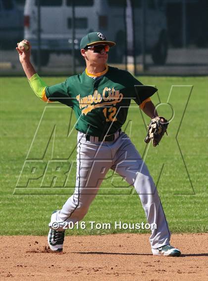 Thumbnail 3 in Monrovia vs Temple City photogallery.