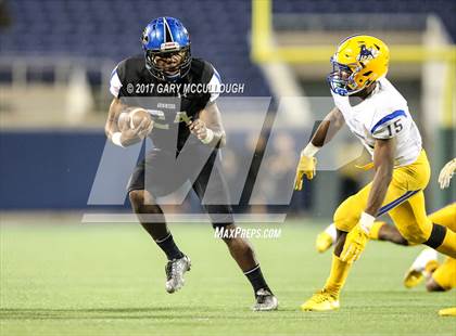 Thumbnail 1 in Armwood vs. Northwestern (FHSAA 6A Final)  photogallery.
