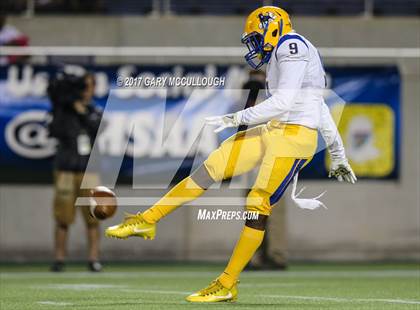 Thumbnail 3 in Armwood vs. Northwestern (FHSAA 6A Final)  photogallery.