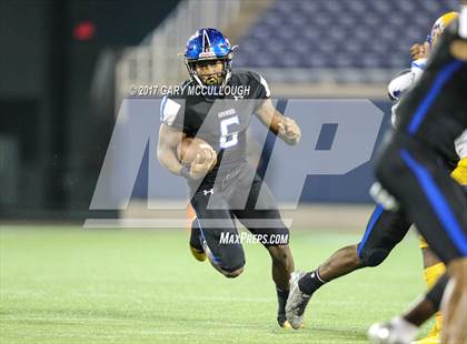 Thumbnail 3 in Armwood vs. Northwestern (FHSAA 6A Final)  photogallery.