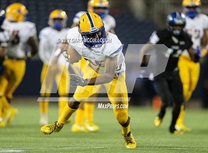 Thumbnail 2 in Armwood vs. Northwestern (FHSAA 6A Final)  photogallery.