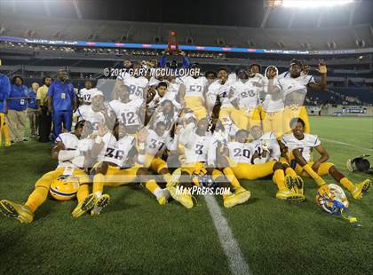 Thumbnail 2 in Armwood vs. Northwestern (FHSAA 6A Final)  photogallery.