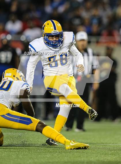 Thumbnail 2 in Armwood vs. Northwestern (FHSAA 6A Final)  photogallery.