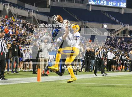 Thumbnail 3 in Armwood vs. Northwestern (FHSAA 6A Final)  photogallery.