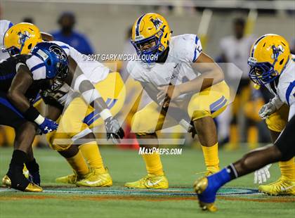 Thumbnail 2 in Armwood vs. Northwestern (FHSAA 6A Final)  photogallery.