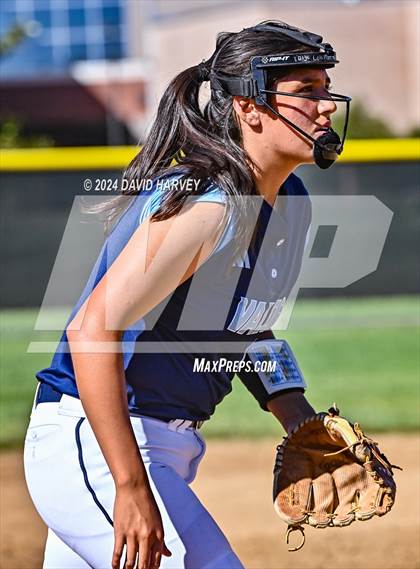 Thumbnail 2 in Valor Christian vs Bear Creek photogallery.