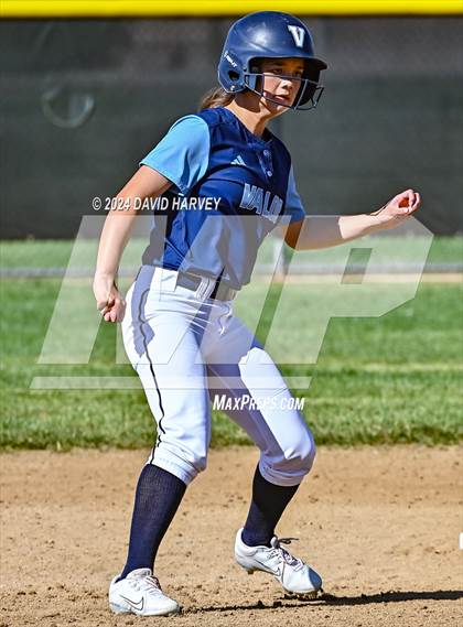 Thumbnail 3 in Valor Christian vs Bear Creek photogallery.