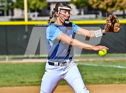 Thumbnail 2 in Valor Christian vs Bear Creek photogallery.