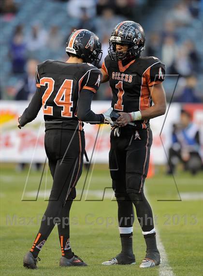 Thumbnail 1 in Huntington Beach vs. Newport Harbor (CIF SS Southern Division Final) photogallery.