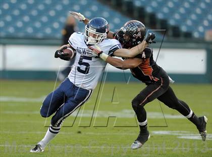 Thumbnail 2 in Huntington Beach vs. Newport Harbor (CIF SS Southern Division Final) photogallery.
