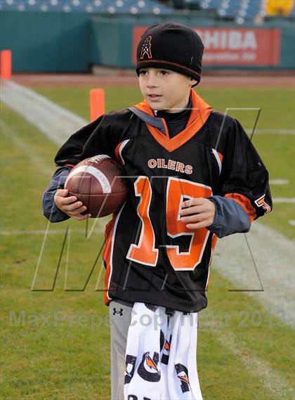 Thumbnail 3 in Huntington Beach vs. Newport Harbor (CIF SS Southern Division Final) photogallery.
