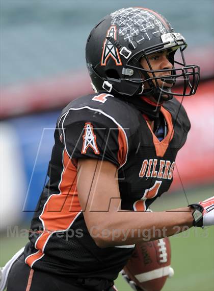 Thumbnail 1 in Huntington Beach vs. Newport Harbor (CIF SS Southern Division Final) photogallery.