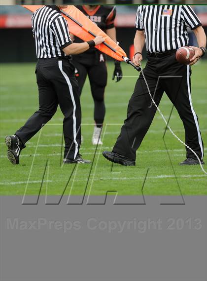 Thumbnail 2 in Huntington Beach vs. Newport Harbor (CIF SS Southern Division Final) photogallery.