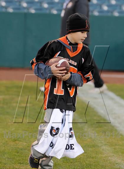 Thumbnail 2 in Huntington Beach vs. Newport Harbor (CIF SS Southern Division Final) photogallery.