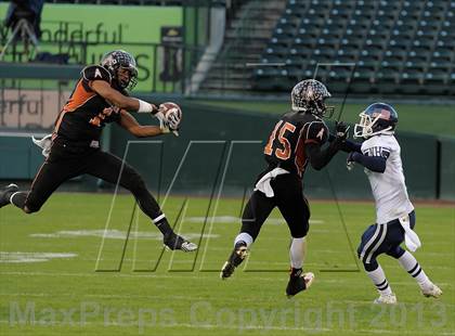 Thumbnail 2 in Huntington Beach vs. Newport Harbor (CIF SS Southern Division Final) photogallery.