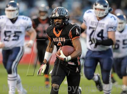 Thumbnail 3 in Huntington Beach vs. Newport Harbor (CIF SS Southern Division Final) photogallery.