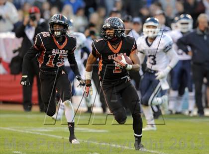 Thumbnail 1 in Huntington Beach vs. Newport Harbor (CIF SS Southern Division Final) photogallery.